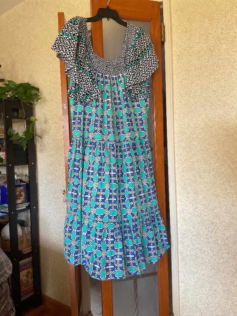 RO’S GARDEN off - the- shoulder dress
